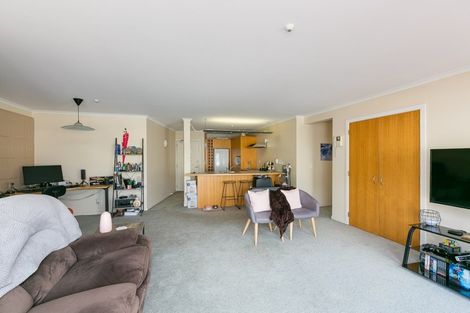 Photo of property in Endeavour Apartments, 6/125 Thorndon Quay, Pipitea, Wellington, 6011