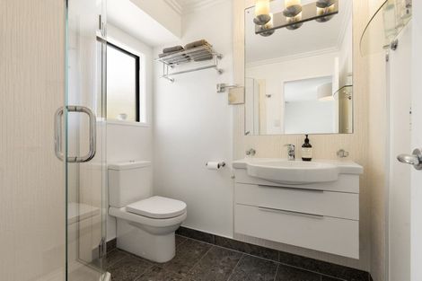 Photo of property in 11 Holyoake Place, Chatswood, Auckland, 0626