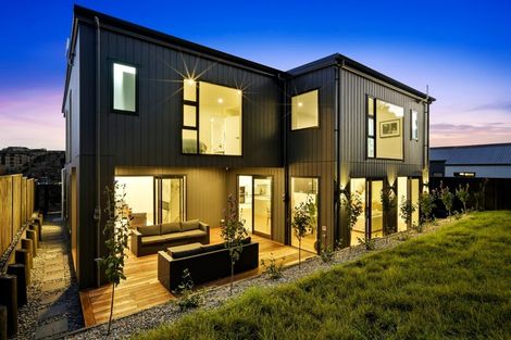 Photo of property in 28 Streamview Way, Long Bay, 0792