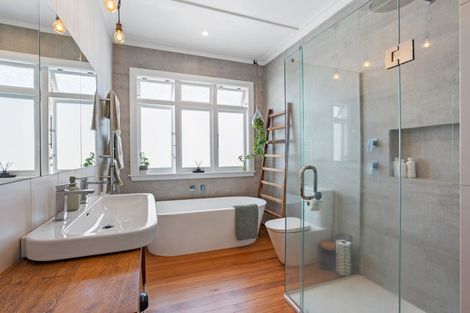 Photo of property in 48 Renfrew Avenue, Sandringham, Auckland, 1041