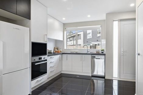 Photo of property in 6/2 Stone Street, Miramar, Wellington, 6022