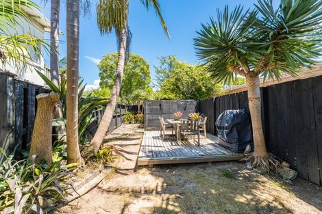 Photo of property in 9 Koromiko Street, New Lynn, Auckland, 0600