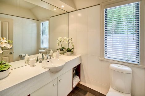 Photo of property in 15 Hautana Square, Woburn, Lower Hutt, 5010