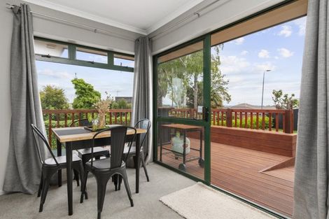 Photo of property in 17 Rosehill Place, Nawton, Hamilton, 3200