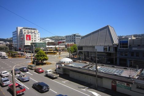 Photo of property in 4b/5 Kent Terrace, Mount Victoria, Wellington, 6011