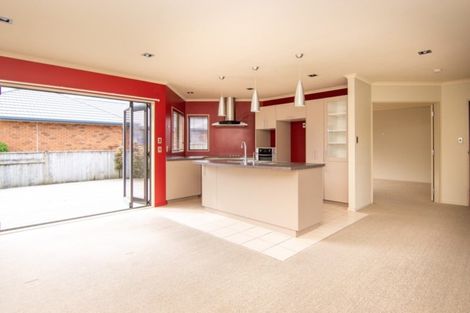 Photo of property in 4 Johnstone Drive, Fitzherbert, Palmerston North, 4410