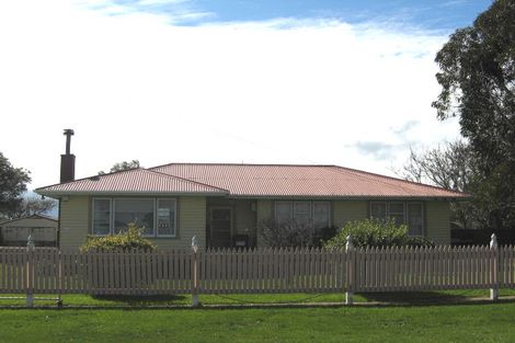 Photo of property in 24 Karaka Street, Tokomaru, Palmerston North, 4474