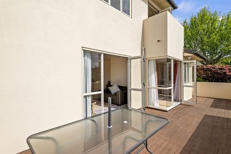 Photo of property in 8 Greenleaf Way, Northcross, Auckland, 0630