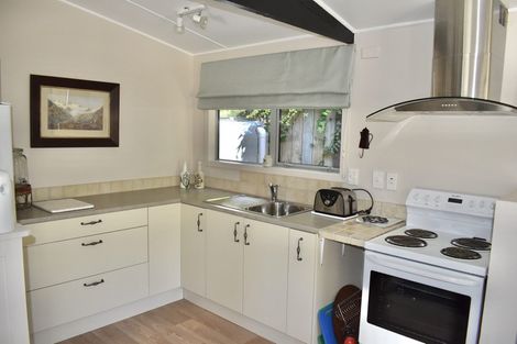 Photo of property in 34 Sarah Street, Waikawa Beach, Manakau, 5573