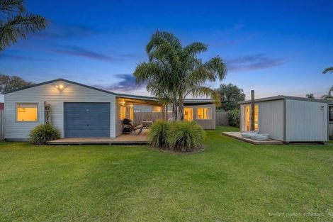 Photo of property in 26 Wells Place, Whitianga, 3510