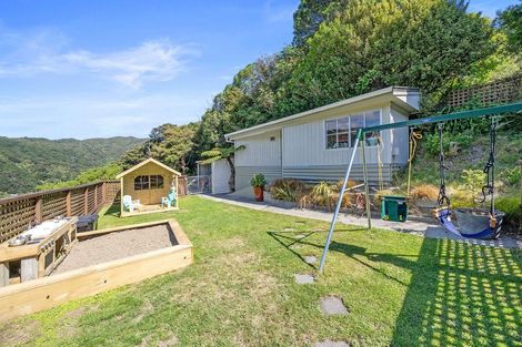 Photo of property in 2/90 Howard Road, Point Howard, Lower Hutt, 5013