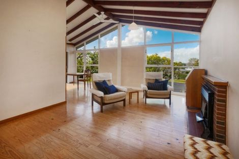 Photo of property in 6 Ware Place, Pakuranga Heights, Auckland, 2010