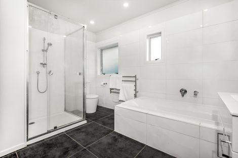 Photo of property in 8 Hunua Road, Papakura, 2110