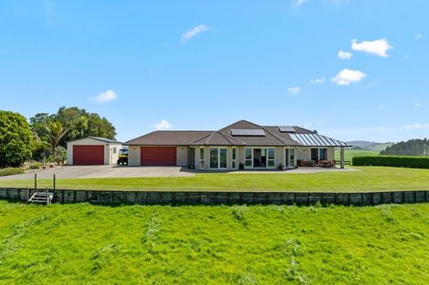 Photo of property in 107 Fuller Road, South Head, Helensville, 0874