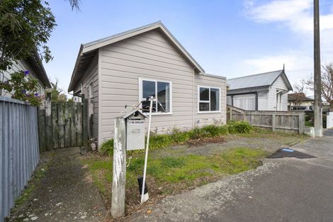 Photo of property in 412 Featherston Street, Palmerston North, 4414