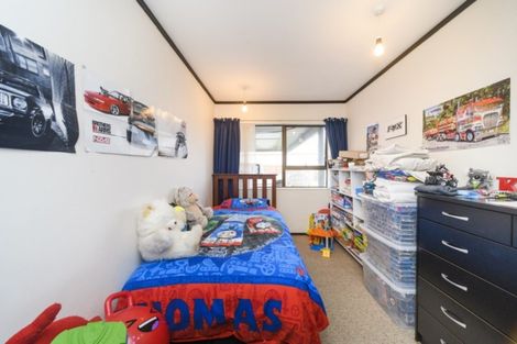 Photo of property in 46 Acacia Street, Kelvin Grove, Palmerston North, 4414