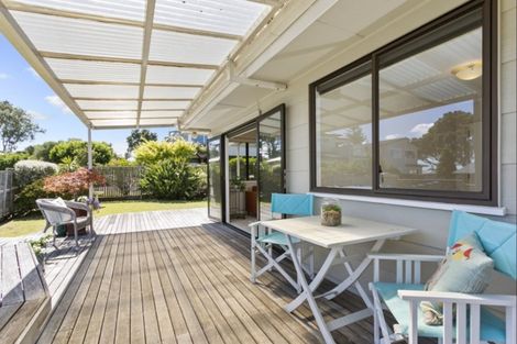 Photo of property in 2/56 Ridgemount Rise, Mangere Bridge, Auckland, 2022