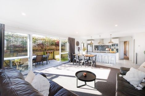 Photo of property in 18b Galea Grove, Kelvin Grove, Palmerston North, 4414