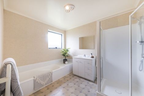 Photo of property in 40 Brooklyn Heights Drive, Kelvin Grove, Palmerston North, 4414