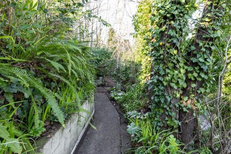 Photo of property in 19 Milton Road, Bluff Hill, Napier, 4110