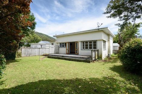 Photo of property in 5 Avon Street, Waterloo, Lower Hutt, 5011