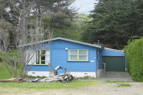 Photo of property in 120 Kahukura Avenue, Waitarere Beach, Levin, 5510