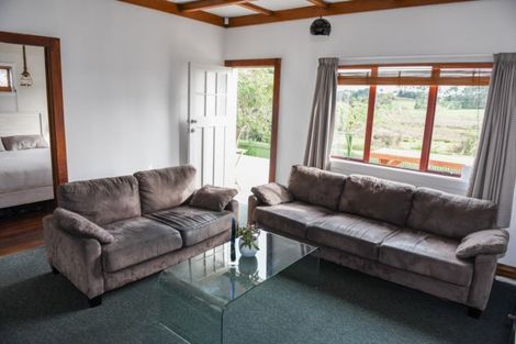 Photo of property in 2 Second Avenue, Glenbrook, Waiuku, 2681