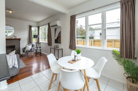 Photo of property in 10 Kent Street, Carterton, 5713