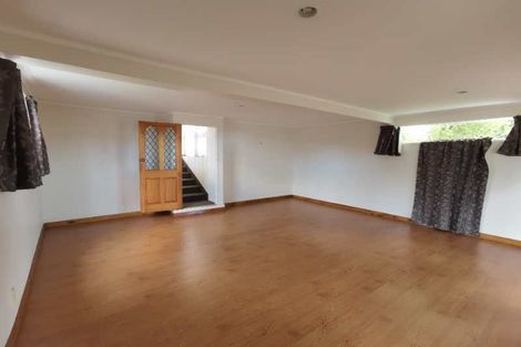 Photo of property in 1/37 Coronation Road, Hillcrest, Auckland, 0627