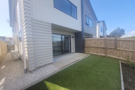 Photo of property in 42 Matawhanga Drive, Wattle Downs, Auckland, 2103