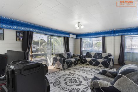 Photo of property in 2/11 Bluewater Place, Wattle Downs, Auckland, 2103