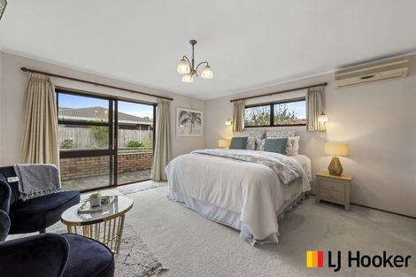 Photo of property in 12 Carlinka Place, Conifer Grove, Takanini, 2112