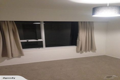 Photo of property in 2/79 Moore Street, Hillcrest, Auckland, 0627