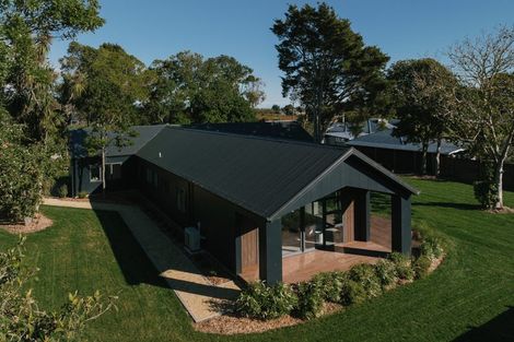 Photo of property in 31 Muhunoa Road East, Ohau, Levin, 5570