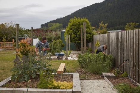 Photo of property in 1 Shaw Road, Eskdale, Napier, 4182
