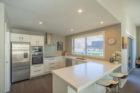 Photo of property in 36 Minaret Ridge, Wanaka, 9305