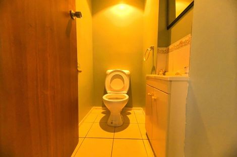 Photo of property in 21 Rosewarne Crescent, Glendene, Auckland, 0602