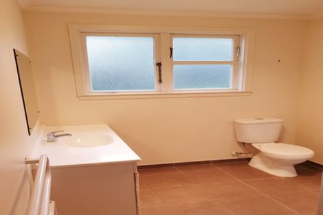 Photo of property in 2 Nutsey Avenue, Northcote, Auckland, 0627