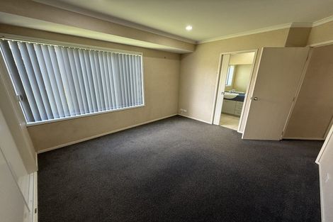 Photo of property in 70 Sheriff Place, Randwick Park, Auckland, 2105