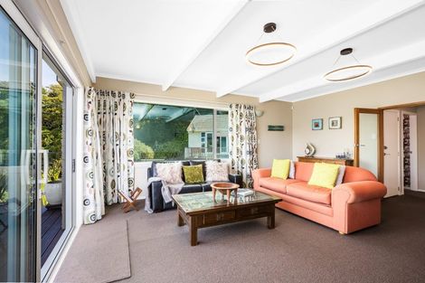 Photo of property in 64a Mana View Road, Paremata, Porirua, 5026