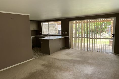 Photo of property in 57 View Road, Henderson, Auckland, 0612
