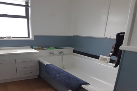 Photo of property in 2 Rainsford Street, Moturoa, New Plymouth, 4310