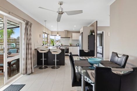 Photo of property in 30 Blake Boulevard, Papamoa Beach, Papamoa, 3118