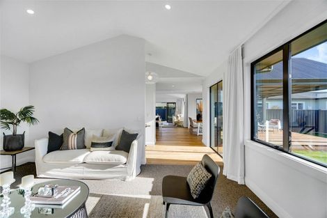 Photo of property in 16 Rich Rise, Havelock North, 4130