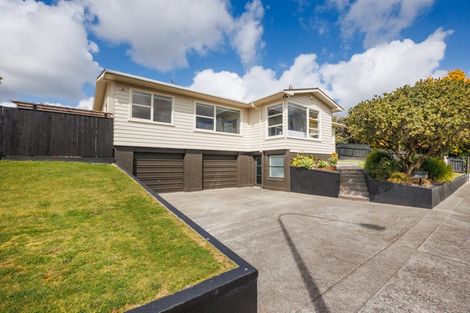 Photo of property in 36 Winston Avenue, Hokowhitu, Palmerston North, 4410