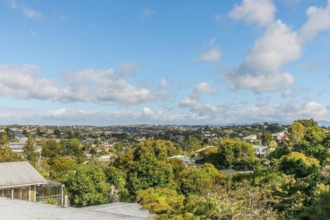 Photo of property in 606 Glenfield Road, Bayview, Auckland, 0629