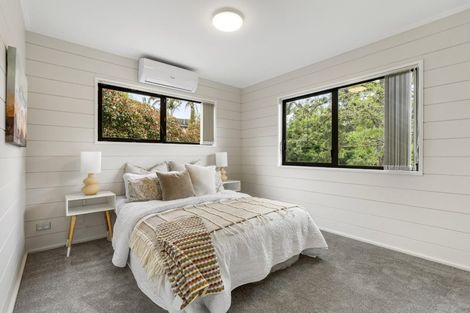 Photo of property in 10 Eagleson Street, Northcross, Auckland, 0632