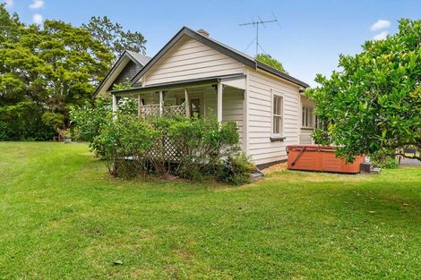 Photo of property in 32 Franklin Road, Paparoa, 0571