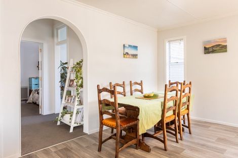 Photo of property in 33 Tennyson Street, Dannevirke, 4930