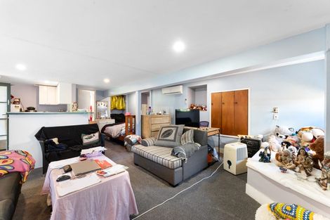 Photo of property in 49 Pupuke Road, Birkenhead, Auckland, 0627